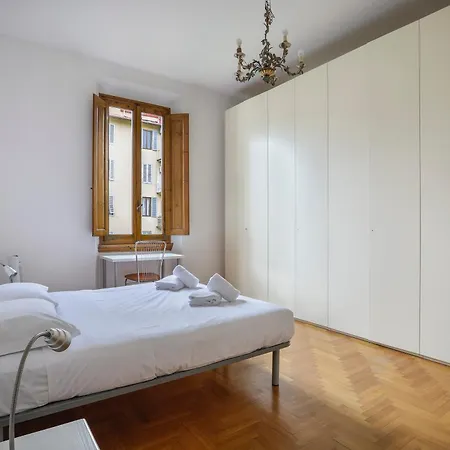 Spacious 3 Bedroom Appartamento Firenze