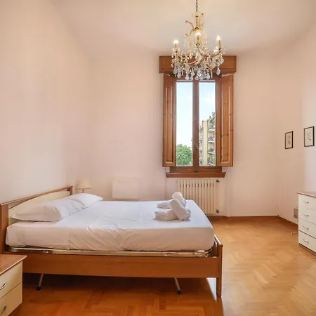 Spacious 3 Bedroom Firenze